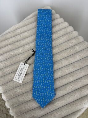 Vineyard Vines Tie Earth Friendly themed nwt